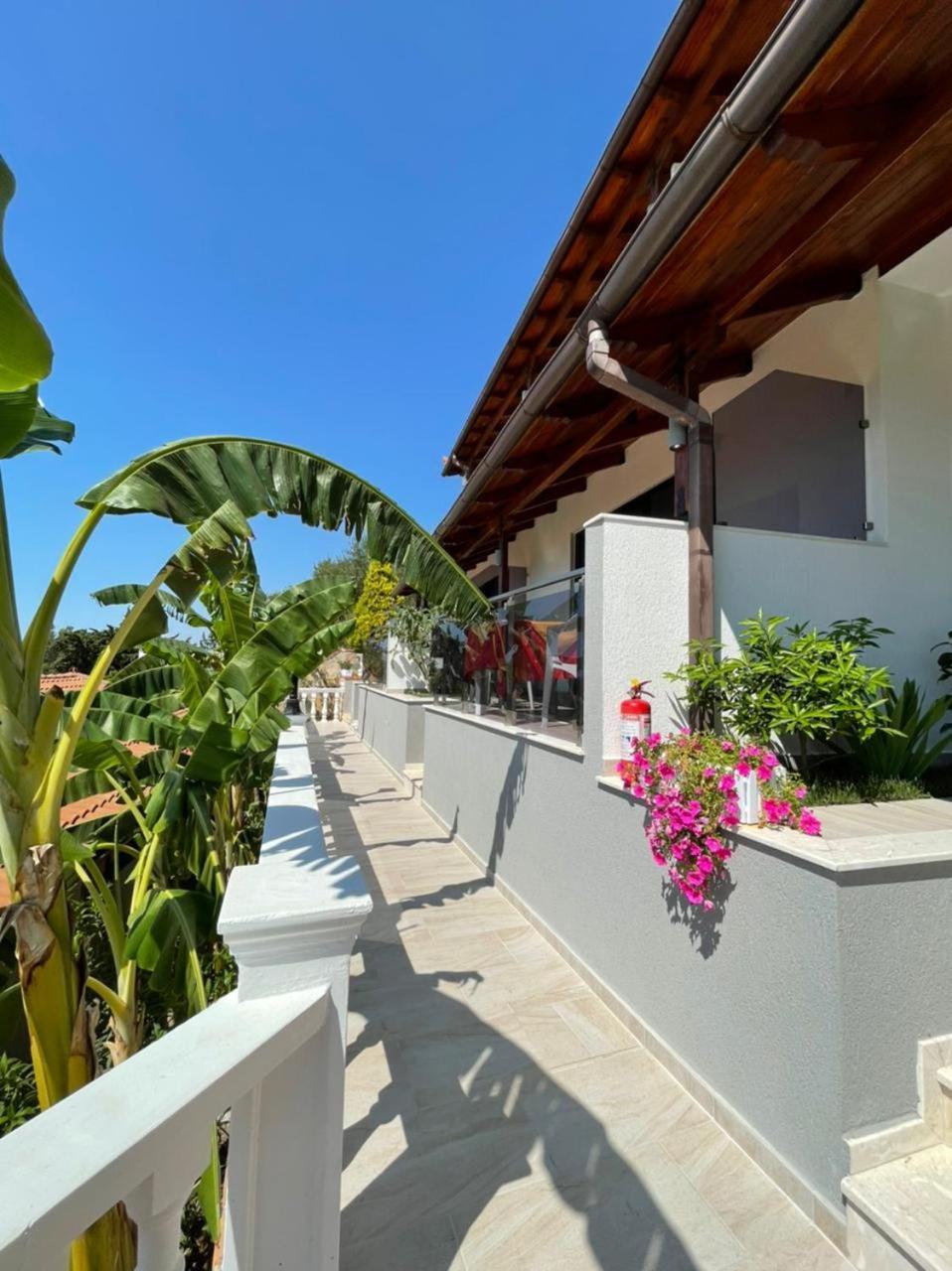 Hotel Ramosaco, Radhime, Vlore Exterior foto